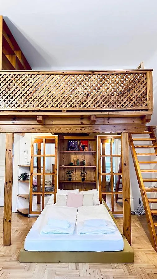 Ulloi Apartment - Unique Style Near Corvin 부다페스트 헝가리