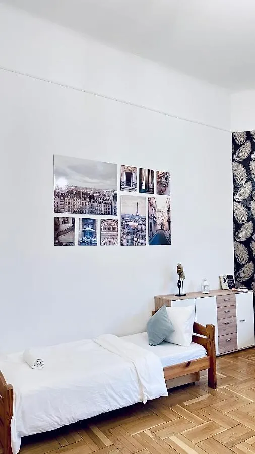 Ulloi Apartment - Unique Style Near Corvin 부다페스트 0*,  헝가리