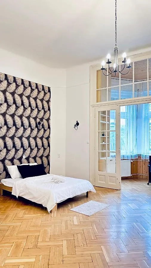 Ulloi Apartment - Unique Style Near Corvin Budapest