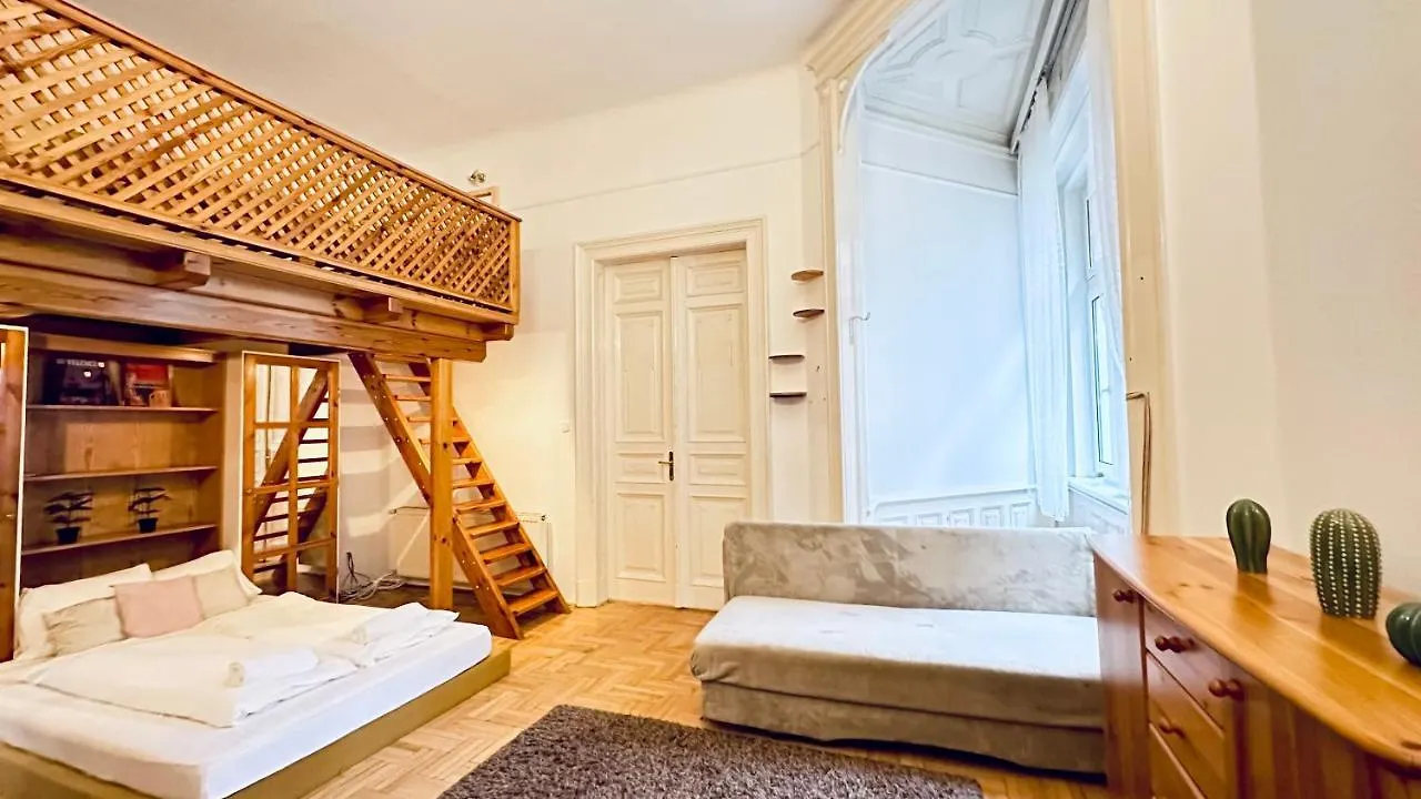 Ulloi Apartment - Unique Style Near Corvin Budapest