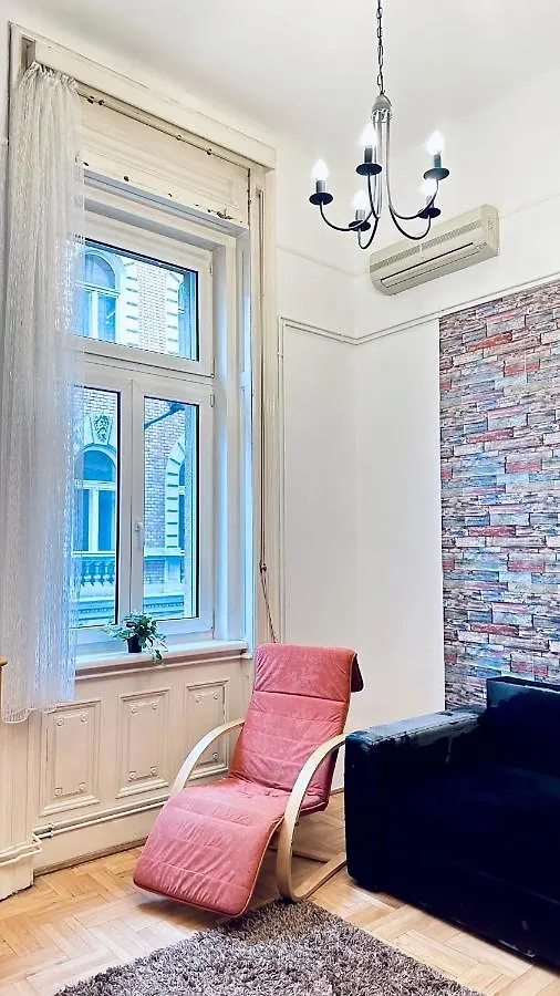Ulloi Apartment - Unique Style Near Corvin Budapest